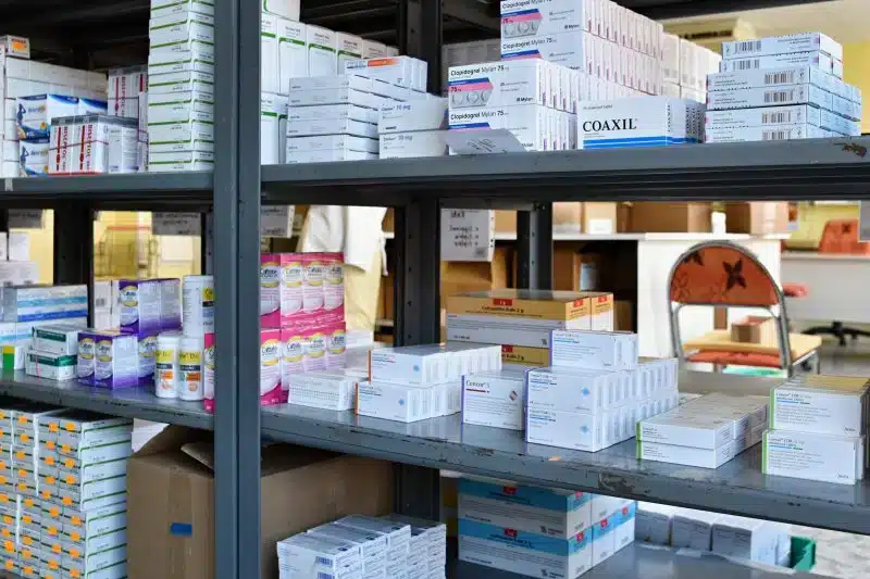 Prix des médicaments : les dessous d’un report surprise